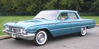 Buick LeSabre hardtop sedan 1961