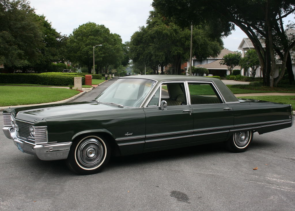 Imperial Crown hardtop sedan 1968