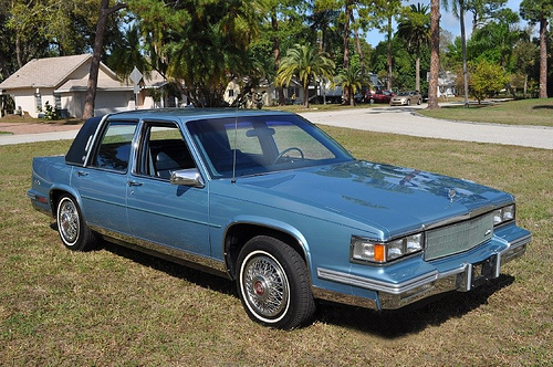 Cadillac sedan DeVille 1986