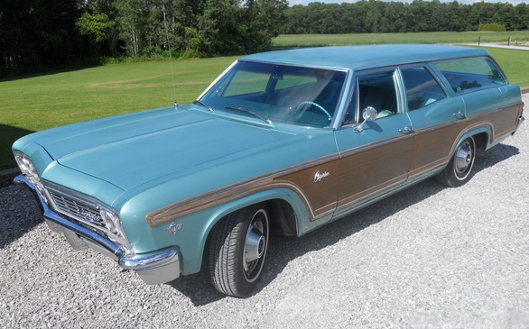 Chevrolet Caprice custom wagon 1966