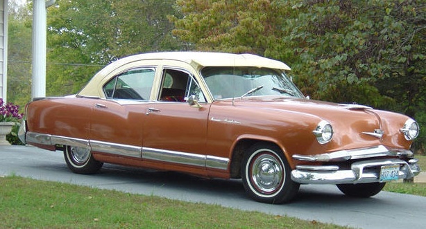 Kaiser Manhattan sedan 1953