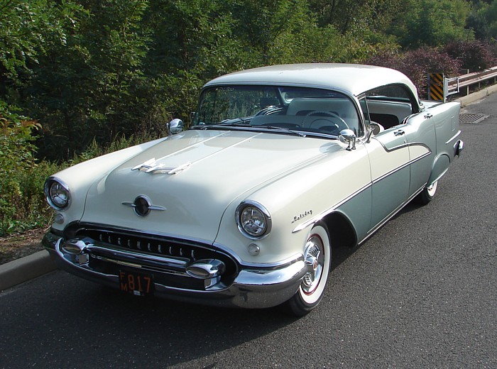 Oldsmobile 98 Holiday sedan 1955