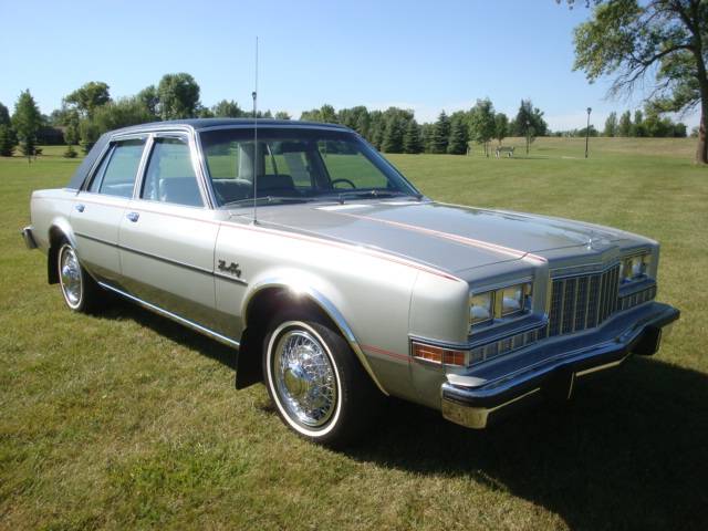 Plymouth Gran Fury sedan 1982