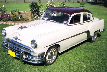 Pontiac Chieftain sedan 1954