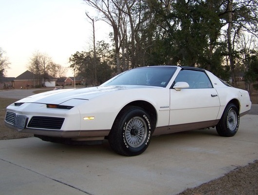 Pontiac Firebird 1983